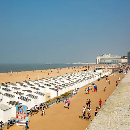 בית נופש Holiday Home In Ostend Near Beach Promenade