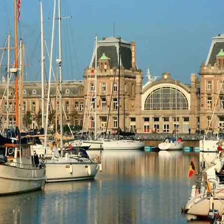 Holiday Home In Ostend Near Beach Promenade בית נופש *