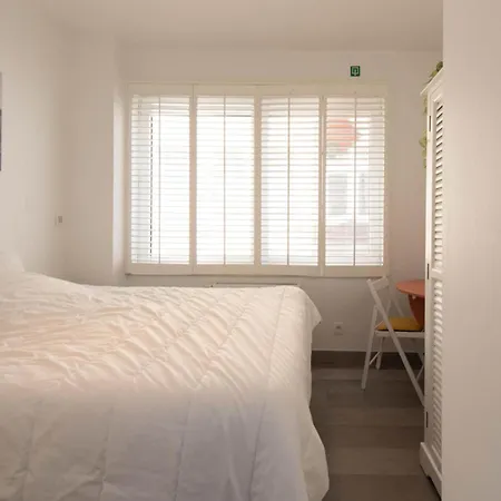 בית נופש Holiday Home In Ostend Near Beach Promenade *