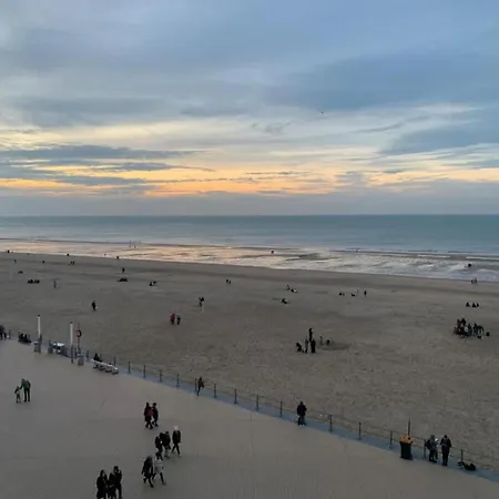 בית נופש Holiday Home In Ostend Near Beach Promenade *