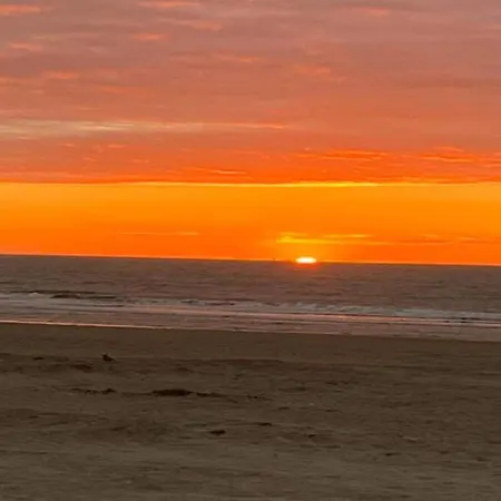 Holiday Home In Ostend Near Beach Promenade Nyaraló Ostende
